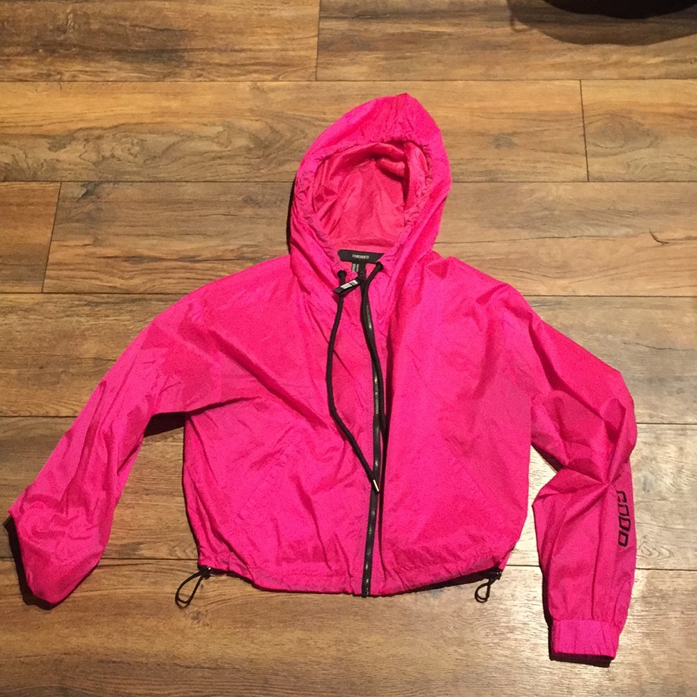 Cropped windbreaker